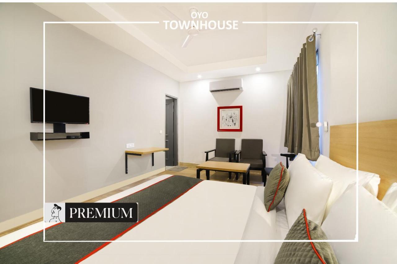 โอโย ทาวน์เฮาส์ 120 ศุศันต์โลก Hotel คูร์เคาน์ ภายนอก รูปภาพ