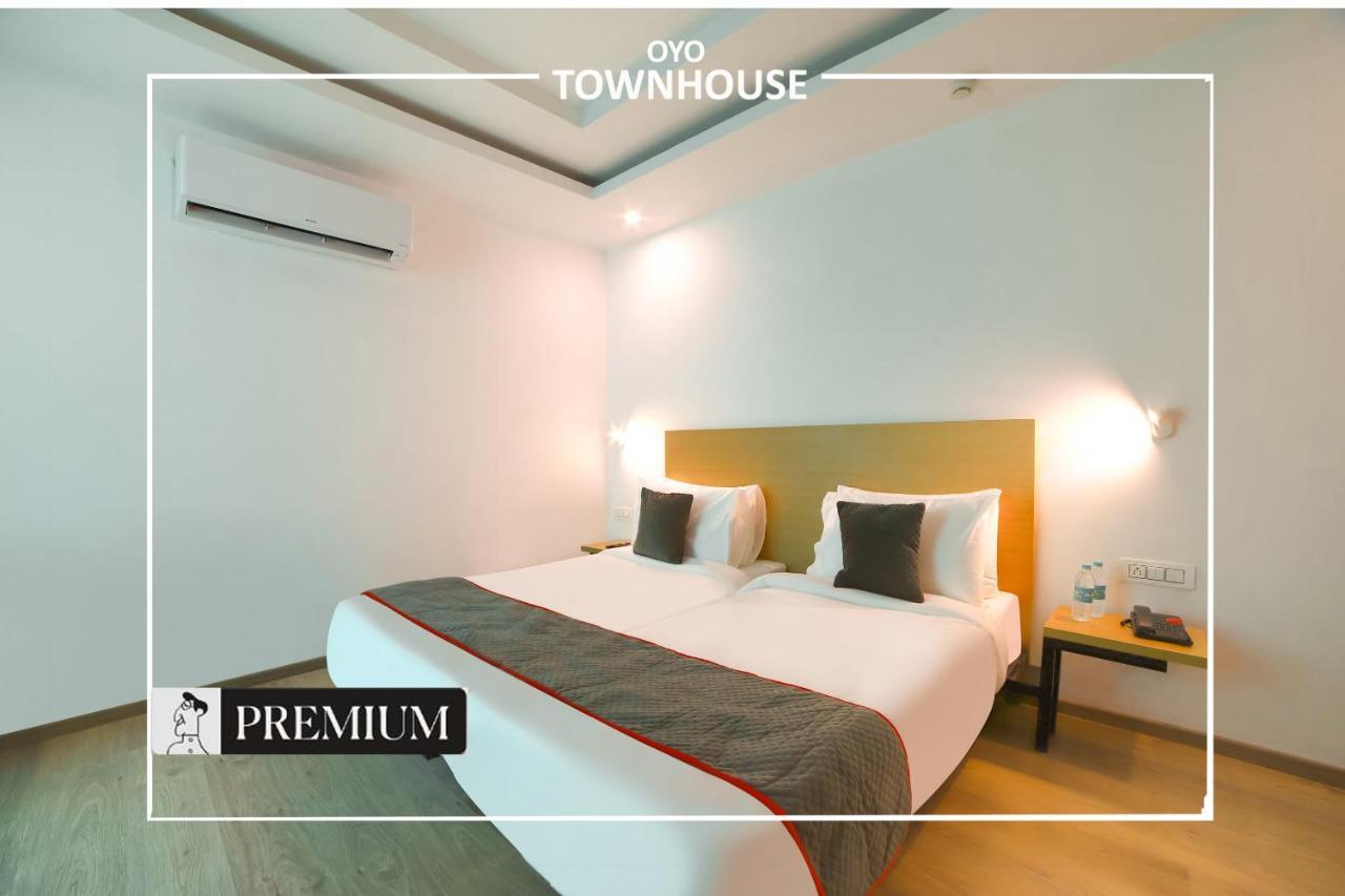 โอโย ทาวน์เฮาส์ 120 ศุศันต์โลก Hotel คูร์เคาน์ ภายนอก รูปภาพ