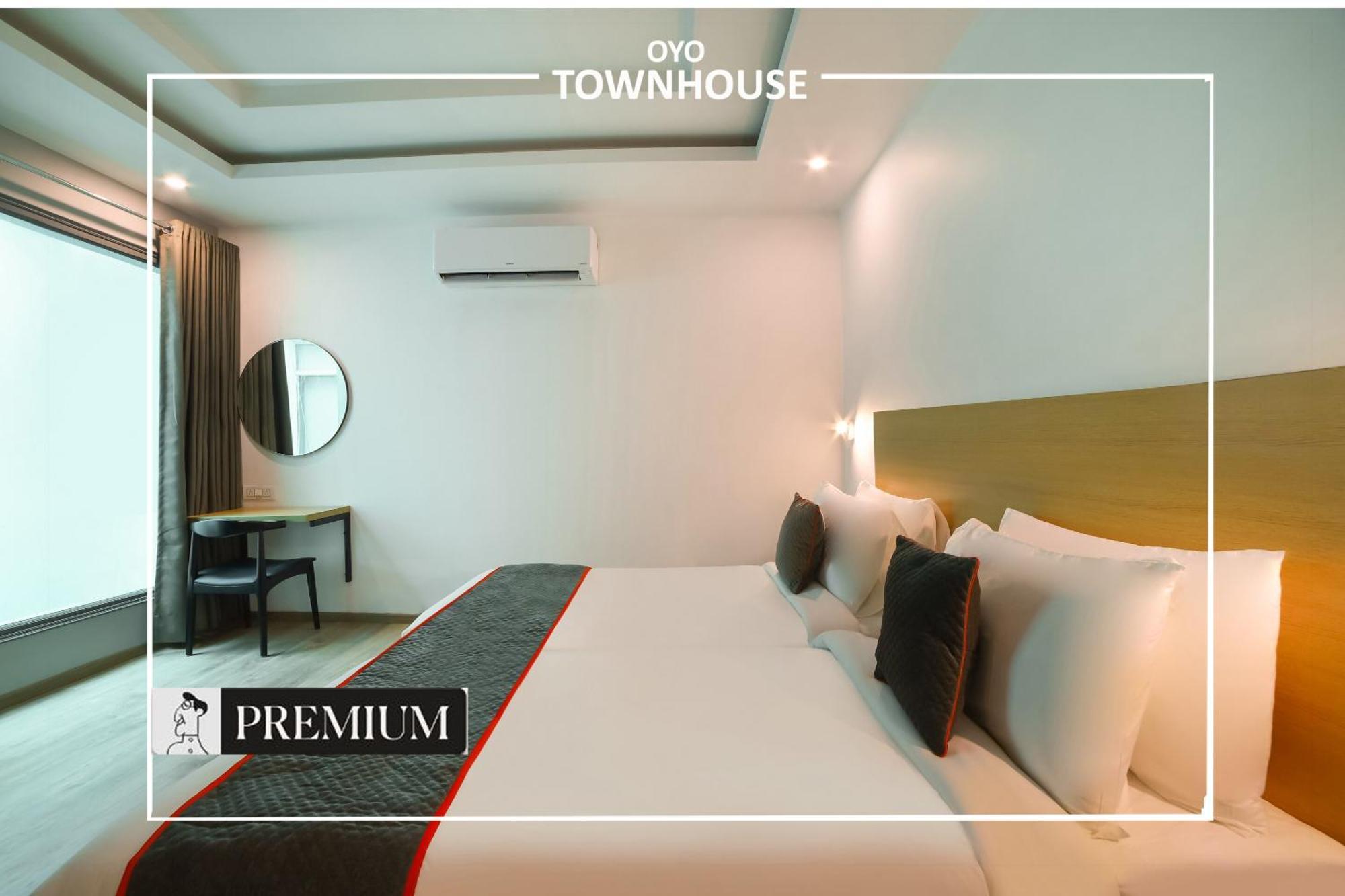 โอโย ทาวน์เฮาส์ 120 ศุศันต์โลก Hotel คูร์เคาน์ ภายนอก รูปภาพ
