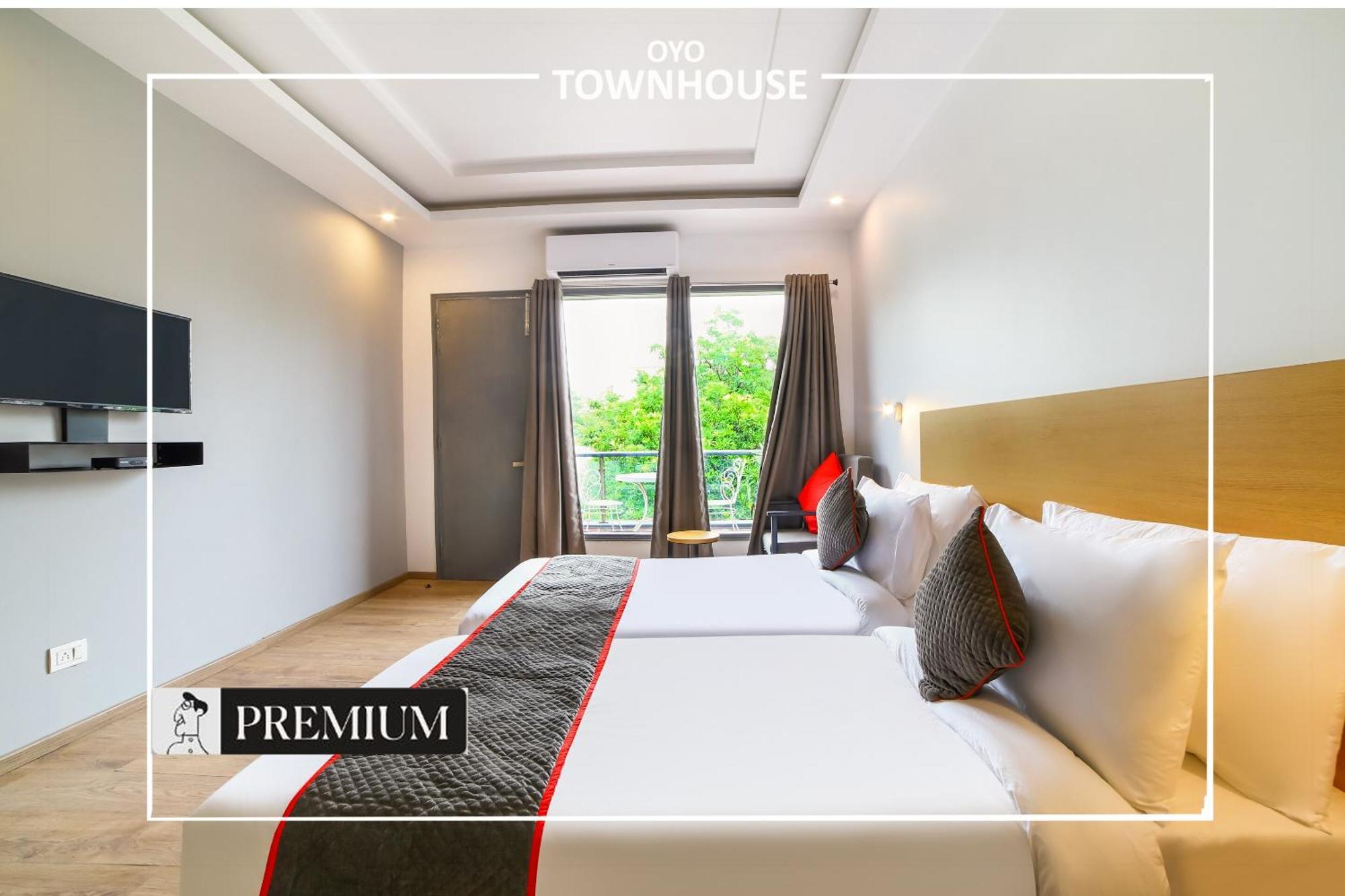 โอโย ทาวน์เฮาส์ 120 ศุศันต์โลก Hotel คูร์เคาน์ ภายนอก รูปภาพ