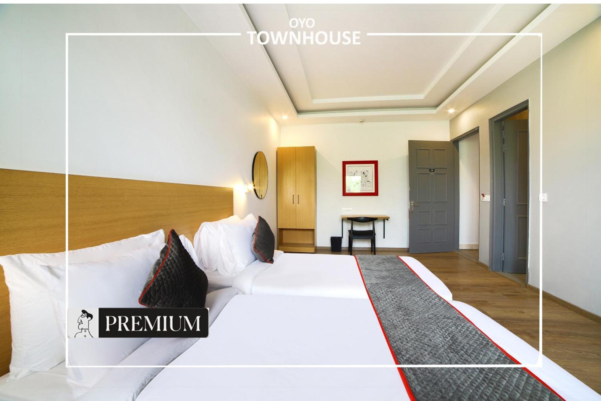 โอโย ทาวน์เฮาส์ 120 ศุศันต์โลก Hotel คูร์เคาน์ ภายนอก รูปภาพ